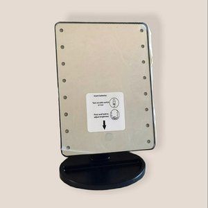 MILLIE'S VANITY Light Mirror